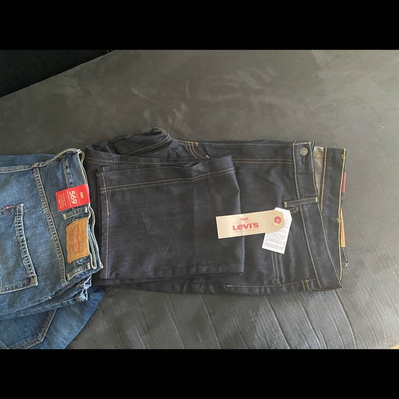 Black Levi jeans - Picture 1 of 3